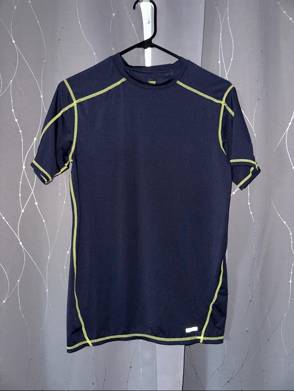 👙Tek Gear Men’s Medium Navy Blue and Neon Lime Athletic Tee
